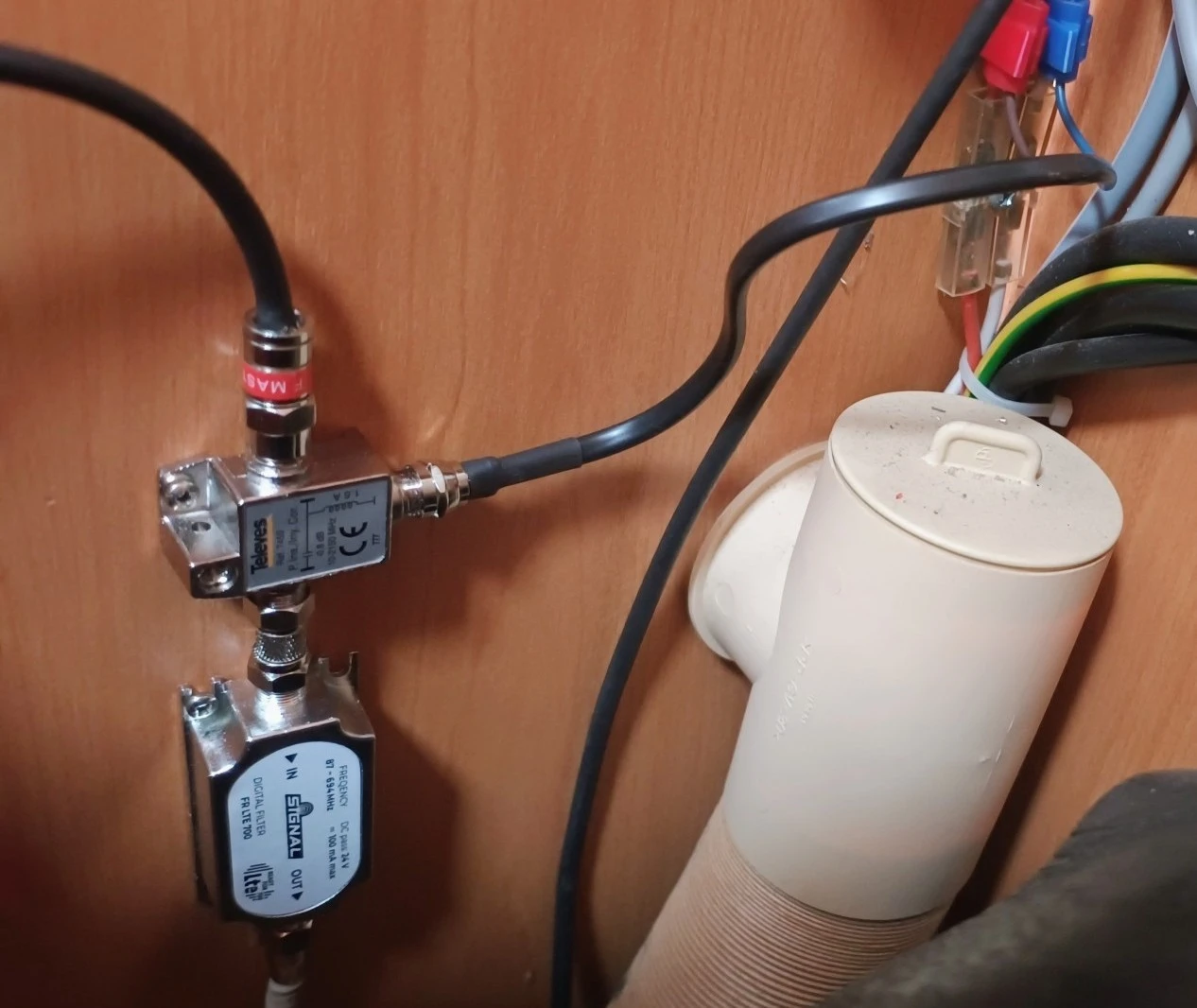 Filtry i rozgałęźniki w instalacji telewizyjnej