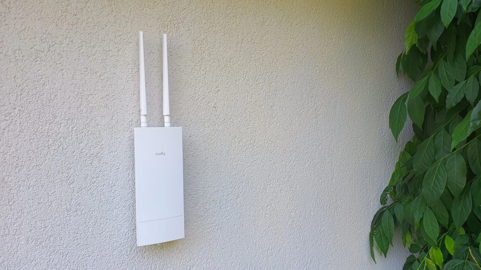 Montaż zewnętrznego punktu dostępowego Wi-Fi – realizacja SysTech Krzysztof Kujawski Zewnętrzny punkt dostępowy Wi-Fi